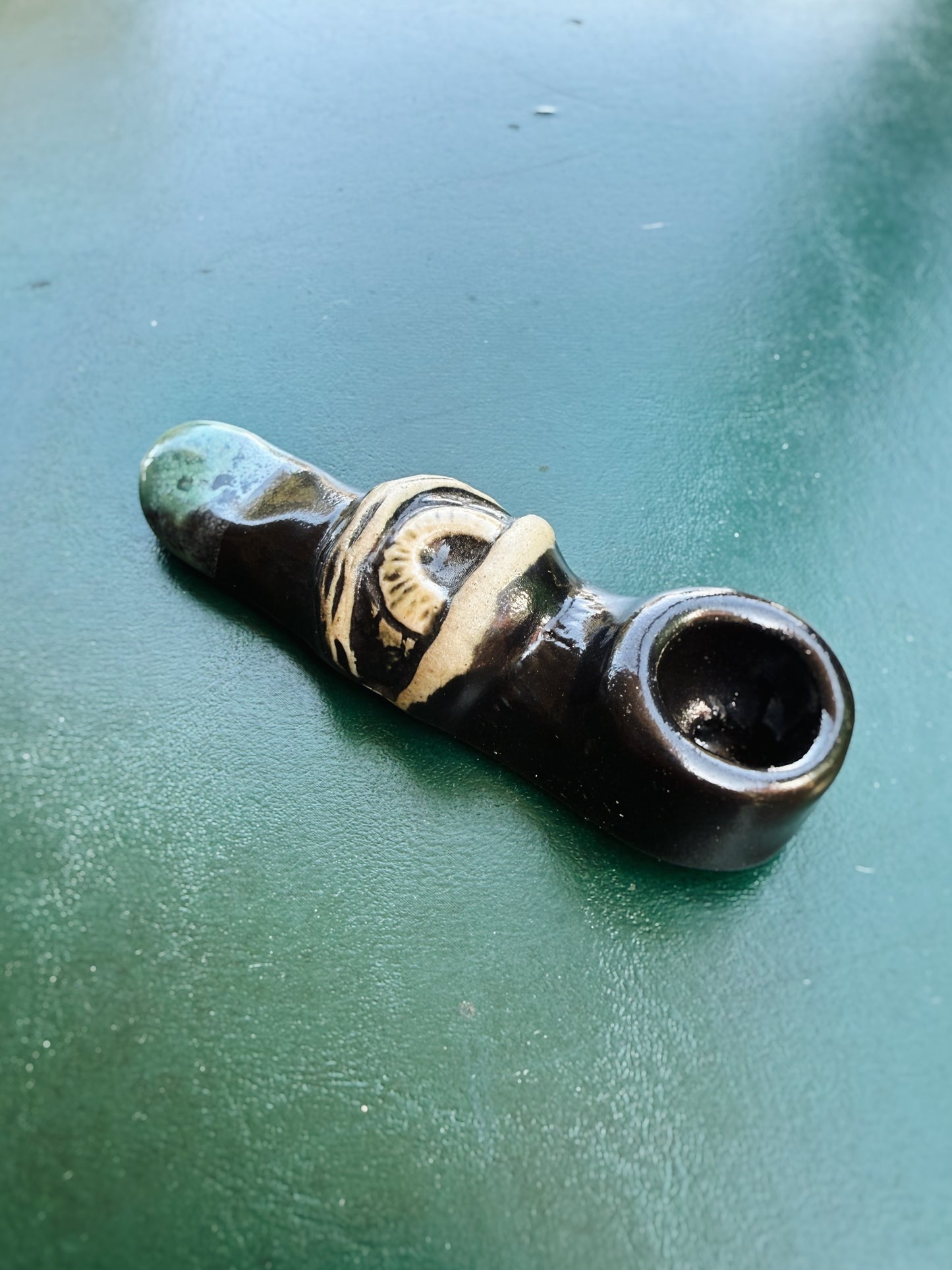 CLAY EYE PIPE