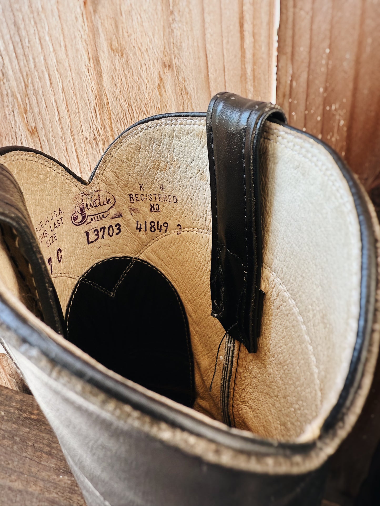 VINTAGE JUSTIN COWBOY BOOTS