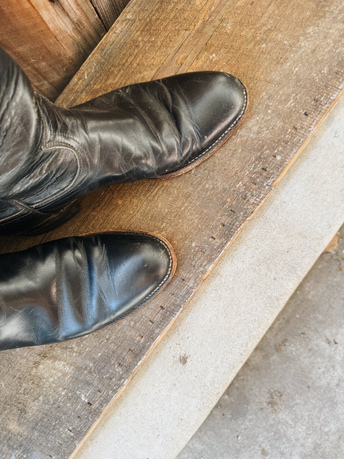 VINTAGE JUSTIN COWBOY BOOTS