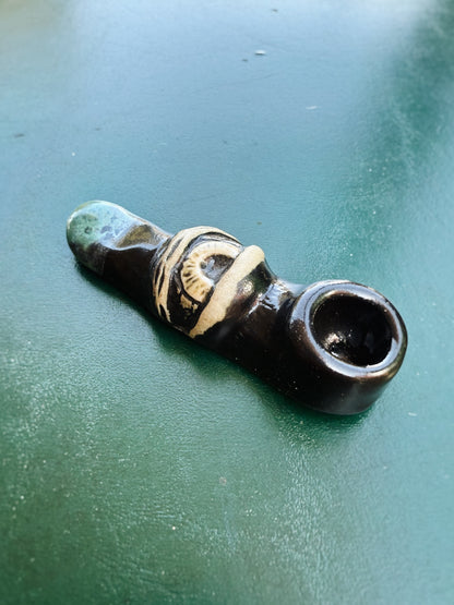 CLAY EYE PIPE