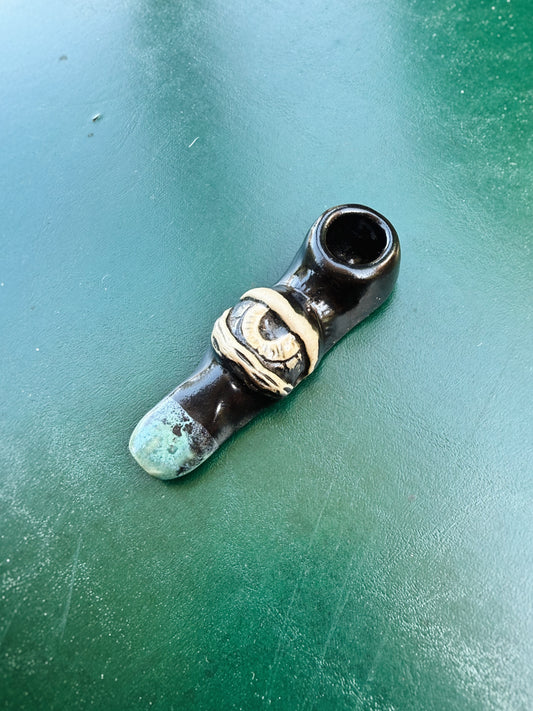 CLAY EYE PIPE